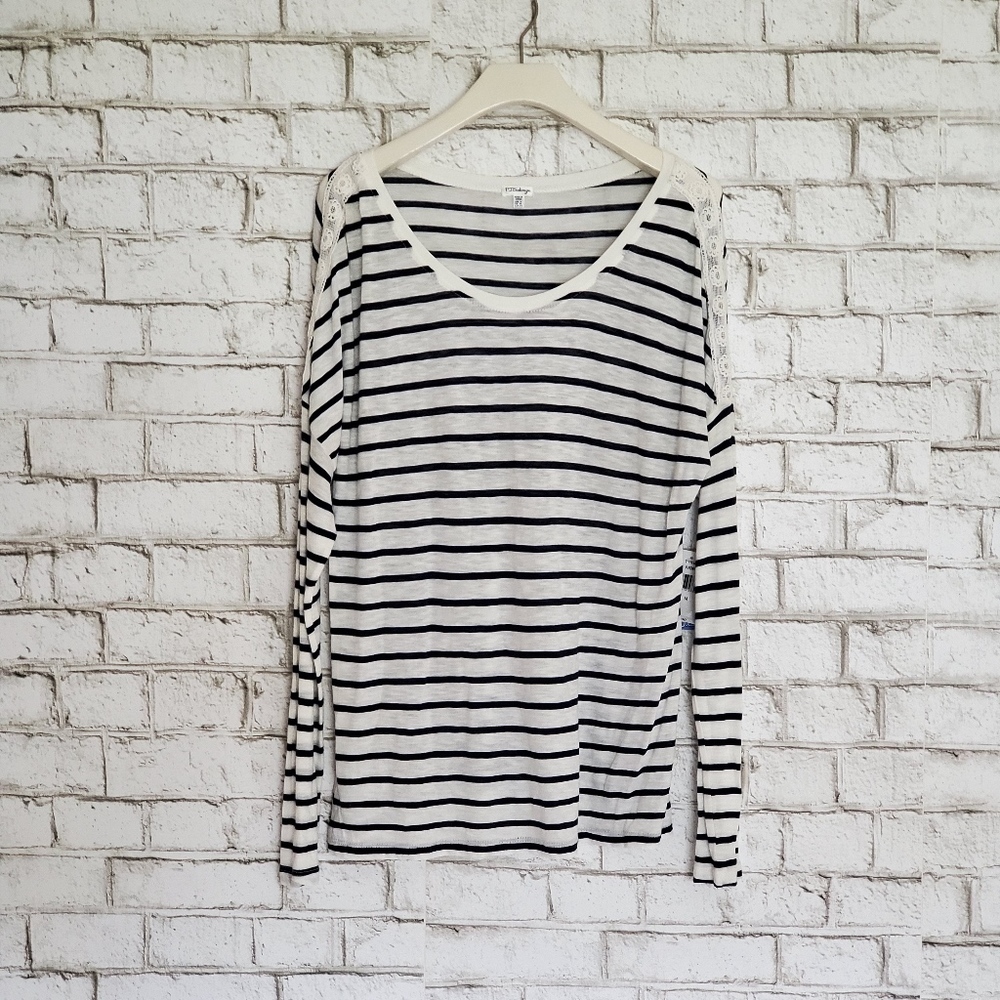 PJ Salvage White and Navy Stripe Tee Long Sleeve Lace Insert Lounge Top Medium
